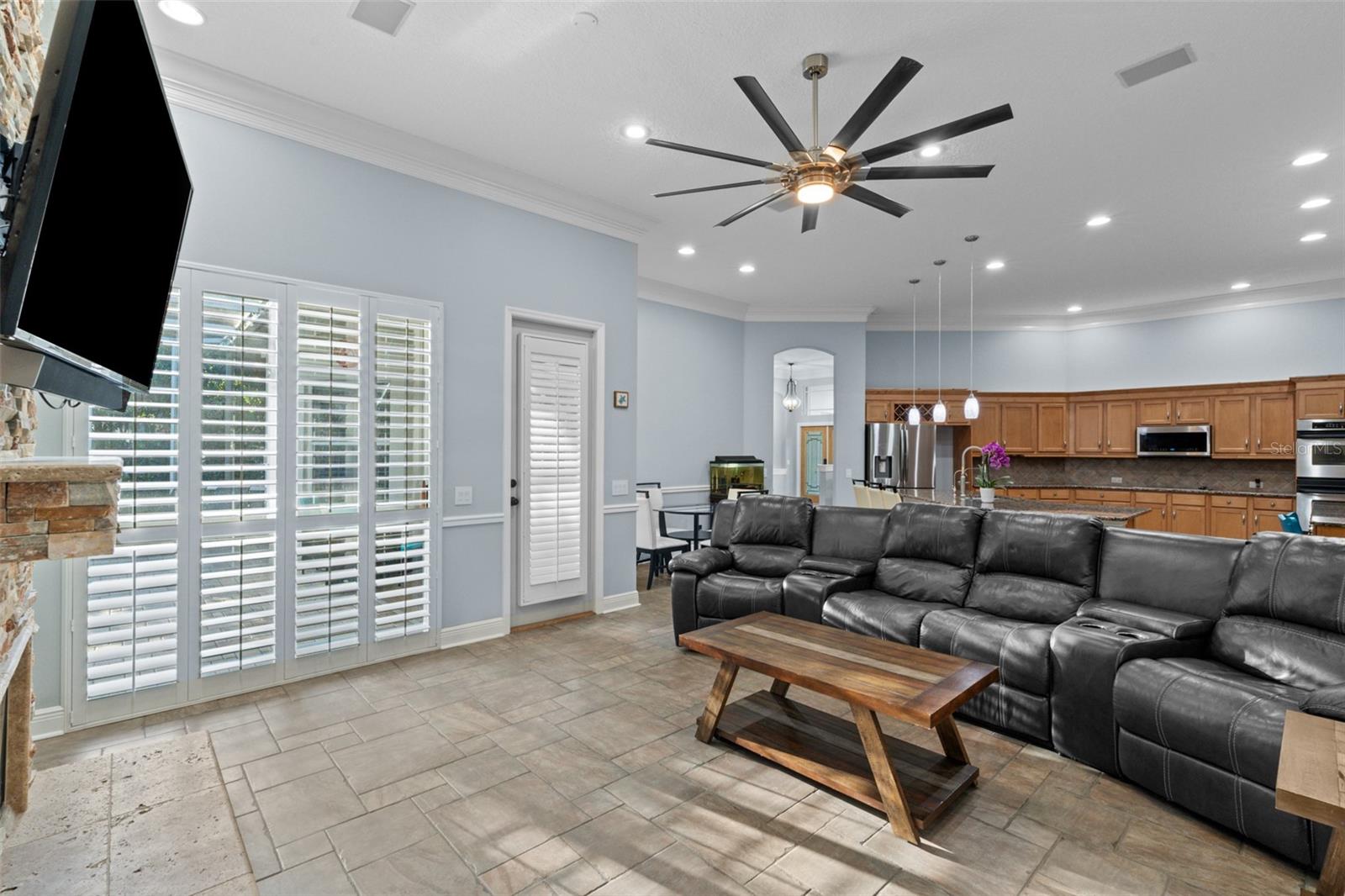 Listing photo id 16 for 2898 Grey Oaks Boulevard