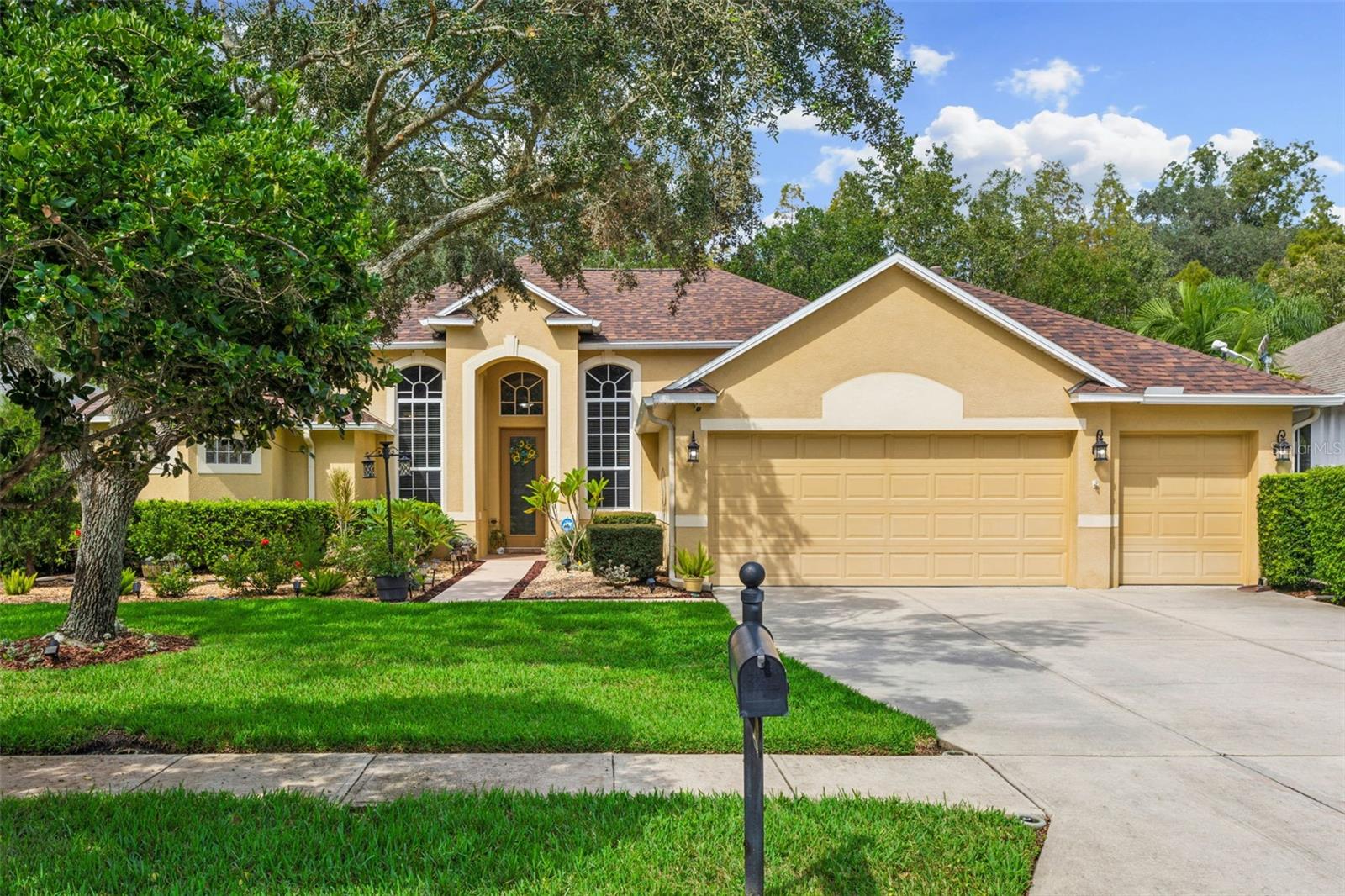 Details for 27127 Fordham Drive, WESLEY CHAPEL, FL 33544