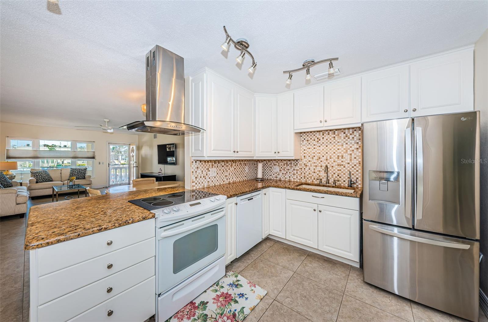 Image 14 of 91 For 2040 World Parkway Boulevard 28