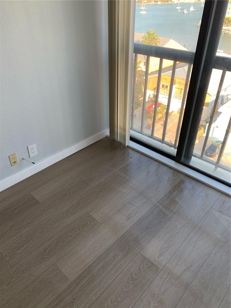 Image 7 of 8 For 255 Dolphin Point 809