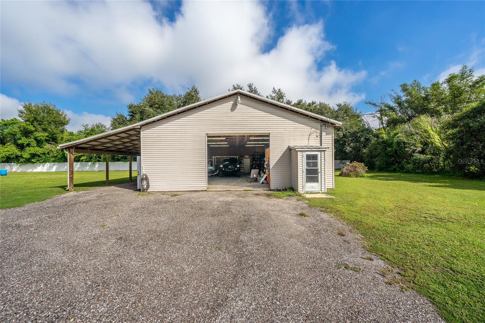 Listing photo id 32 for 9828 Yawn Road