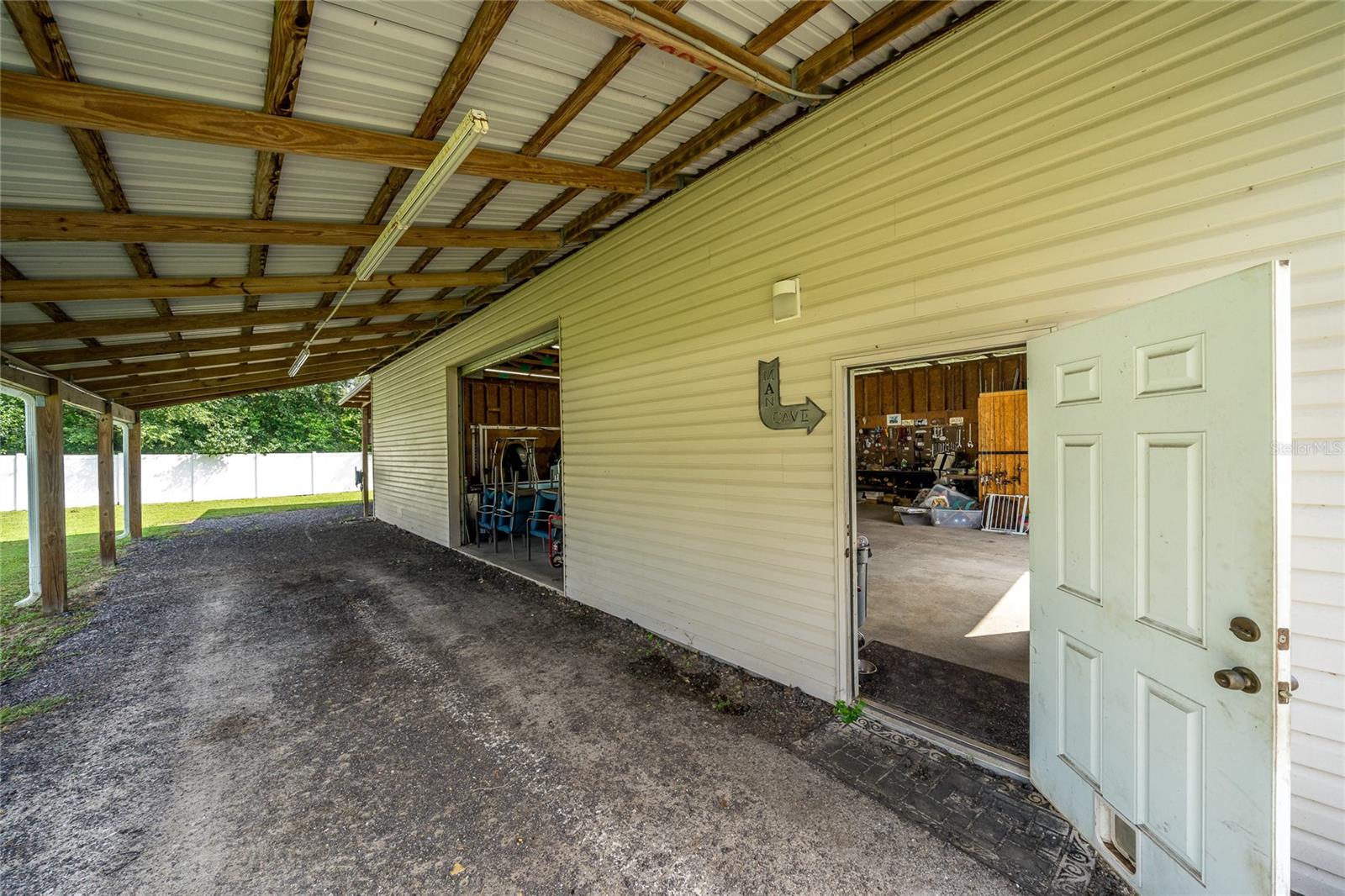 Listing photo id 36 for 9828 Yawn Road