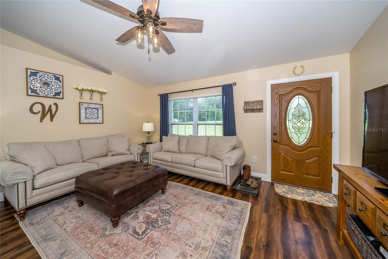 Listing photo id 2 for 9828 Yawn Road