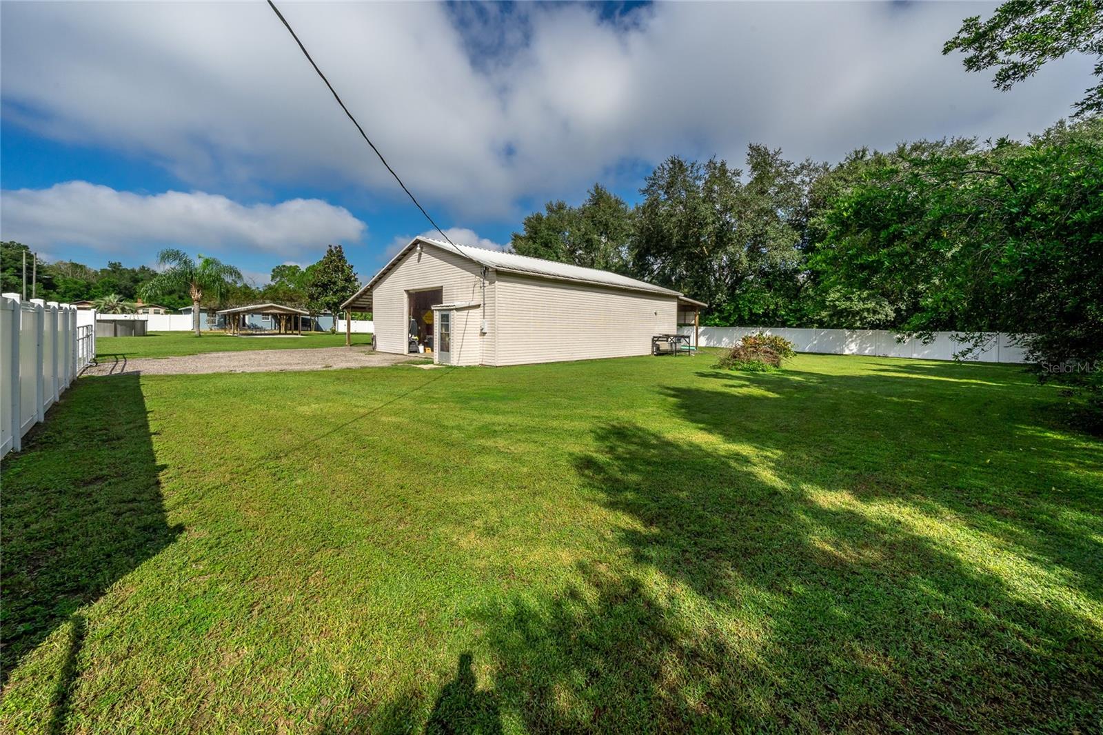 Listing photo id 40 for 9828 Yawn Road