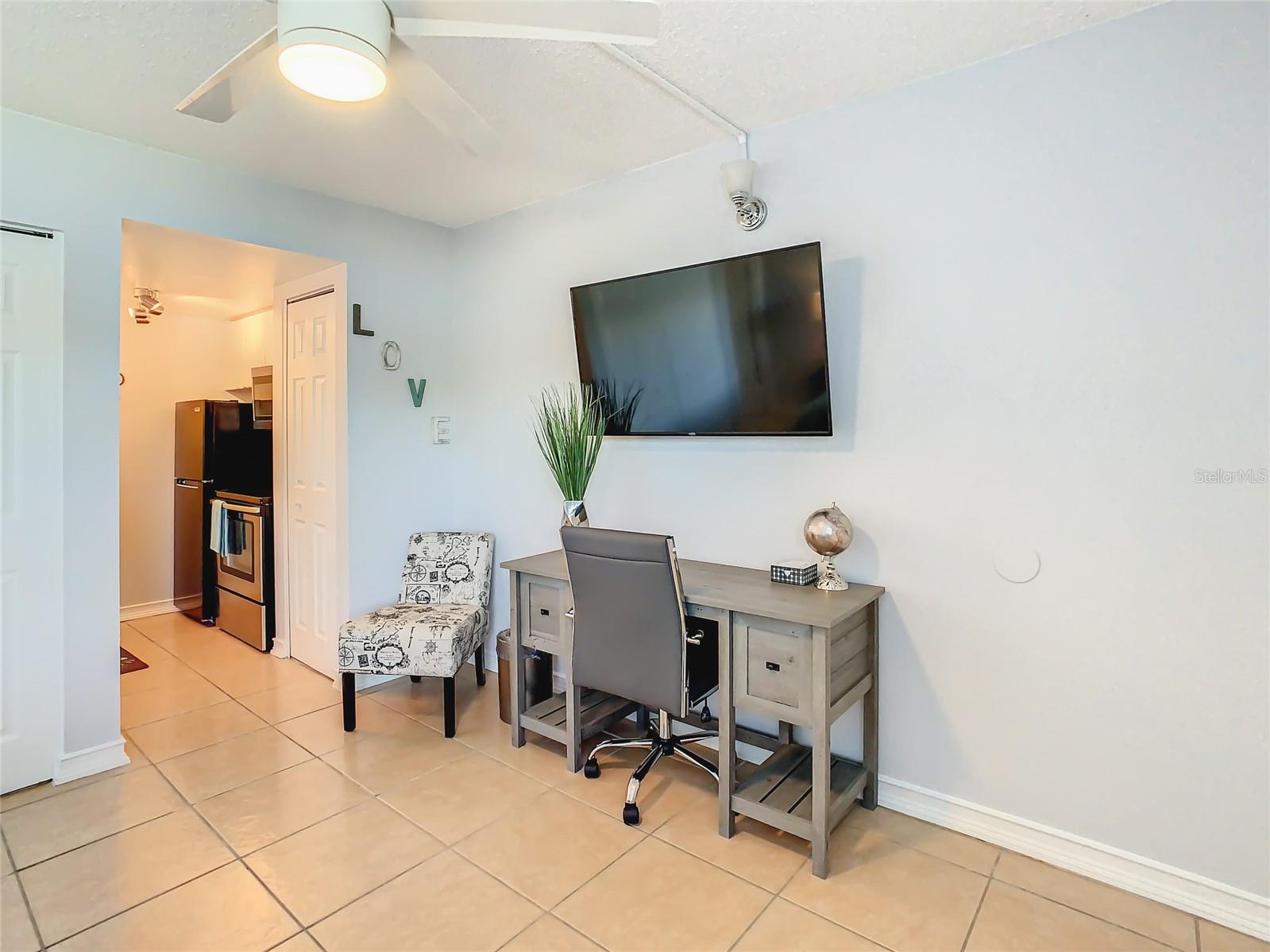 Listing photo id 1 for 4145 Dolphin Drive 4145