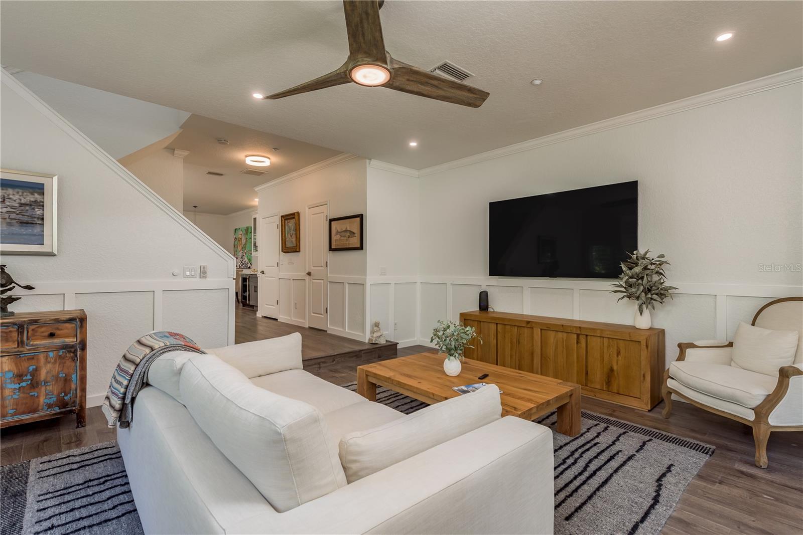 Listing photo id 24 for 1345 Curlew Road