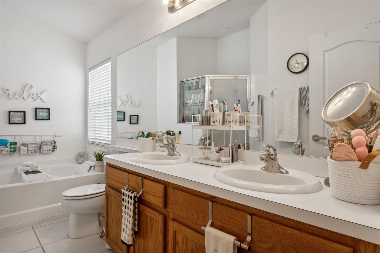 Listing photo id 17 for 4206 Branchside Lane