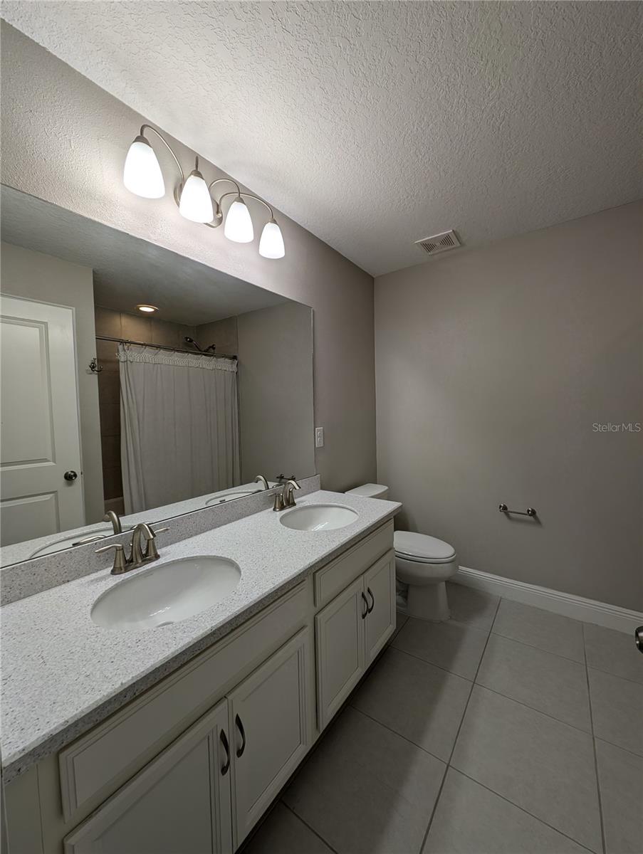 Listing photo id 34 for 1107 Mango Court