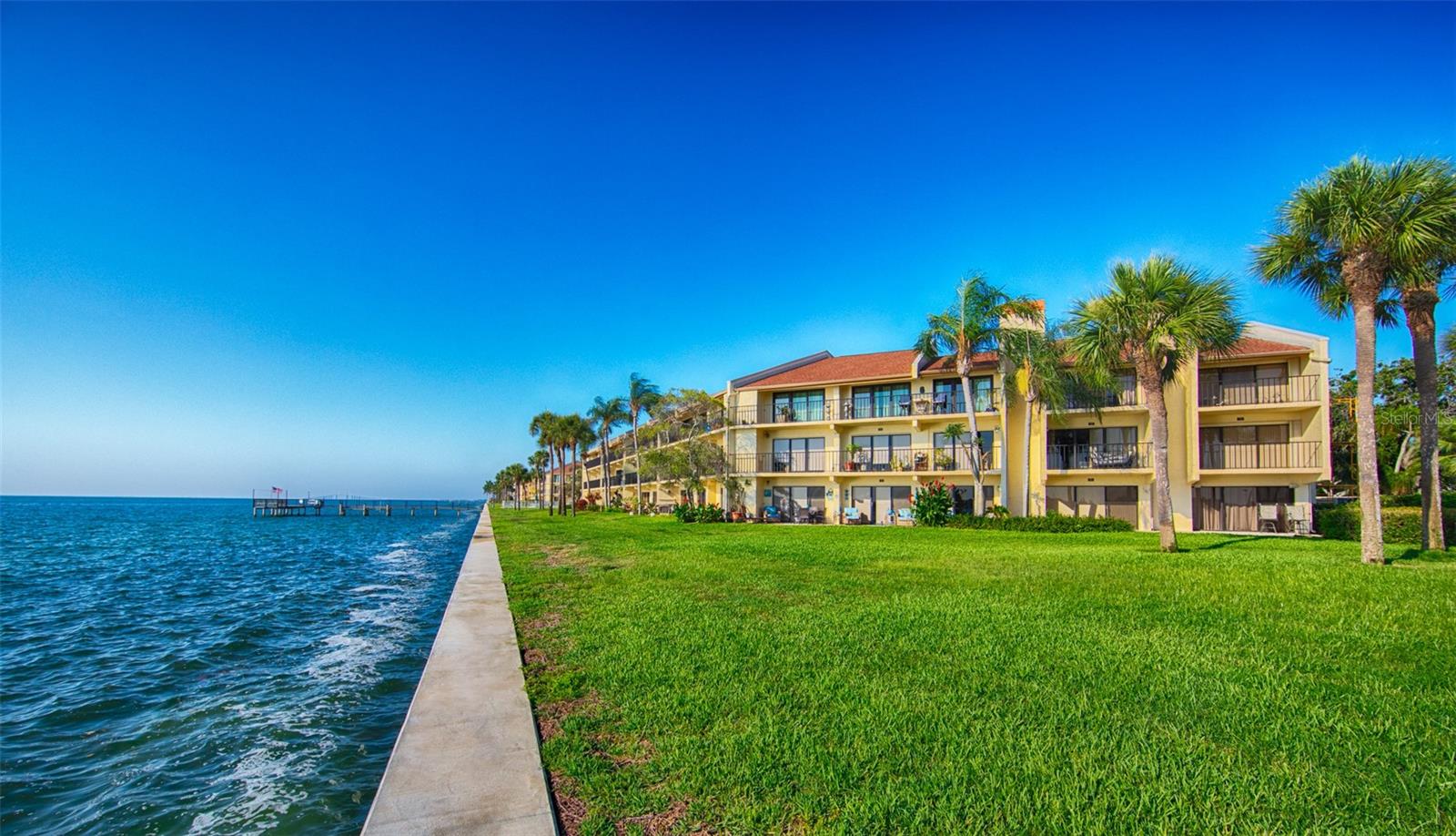 Listing photo id 26 for 7530 Sunshine Skyway Lane S T31