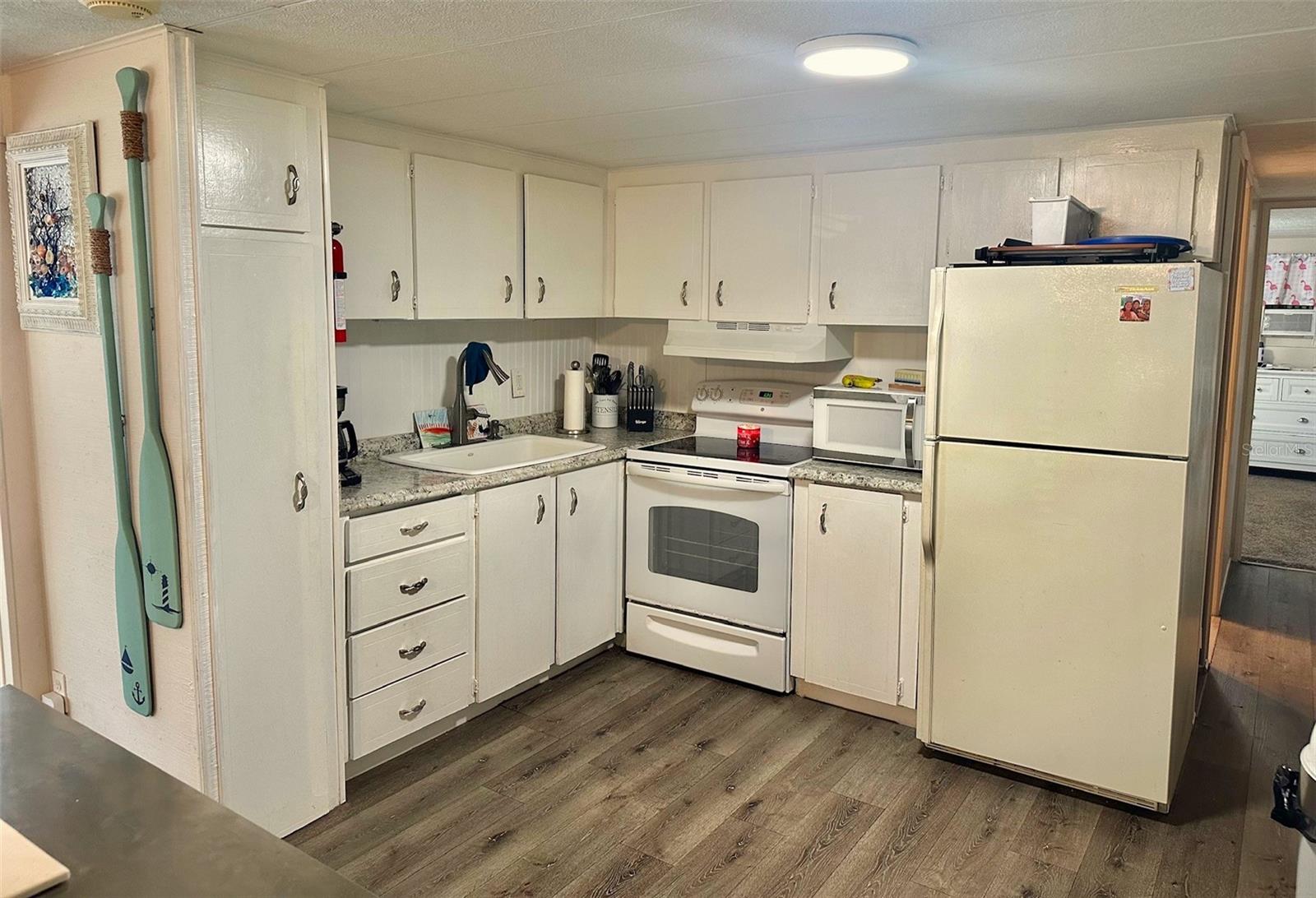 Image 5 of 17 For 11157 102nd Way 213