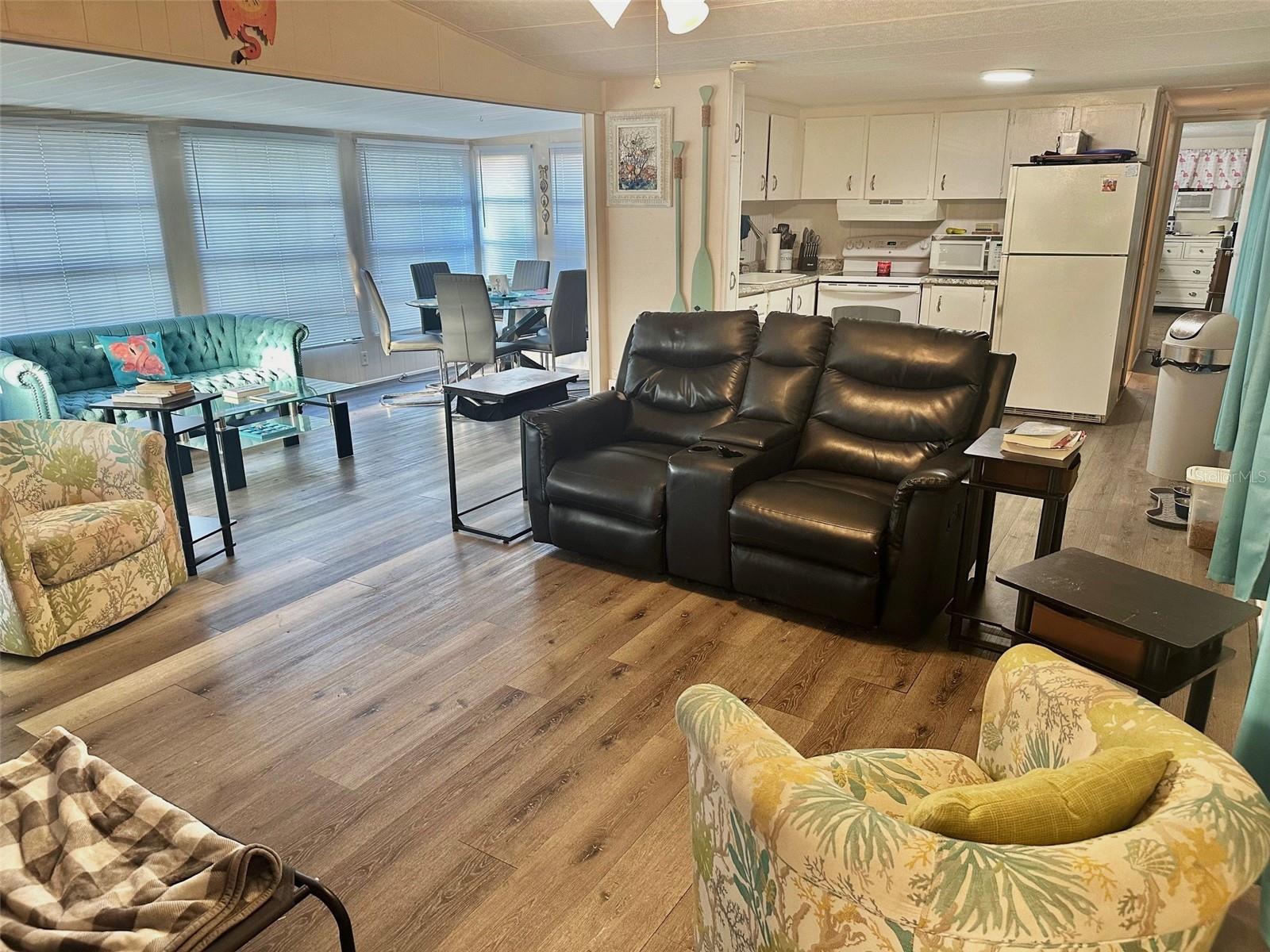 Image 6 of 17 For 11157 102nd Way 213