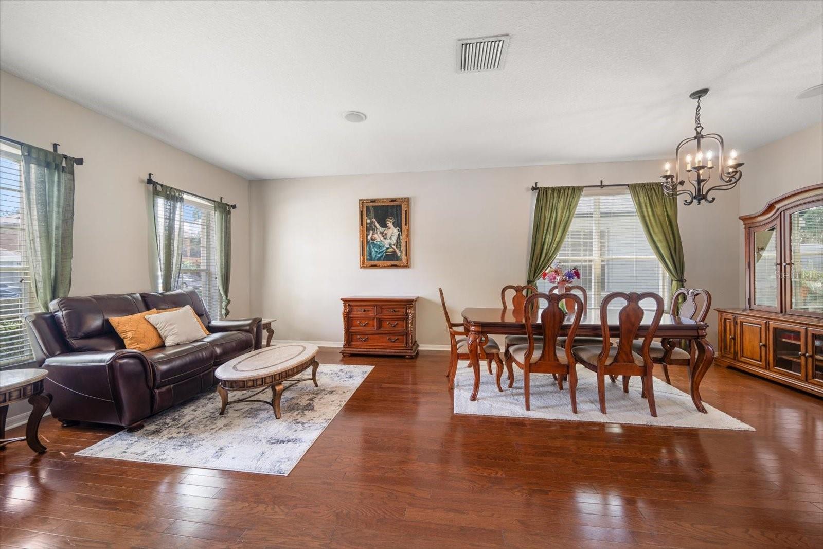 Listing photo id 4 for 17905 Machair Lane