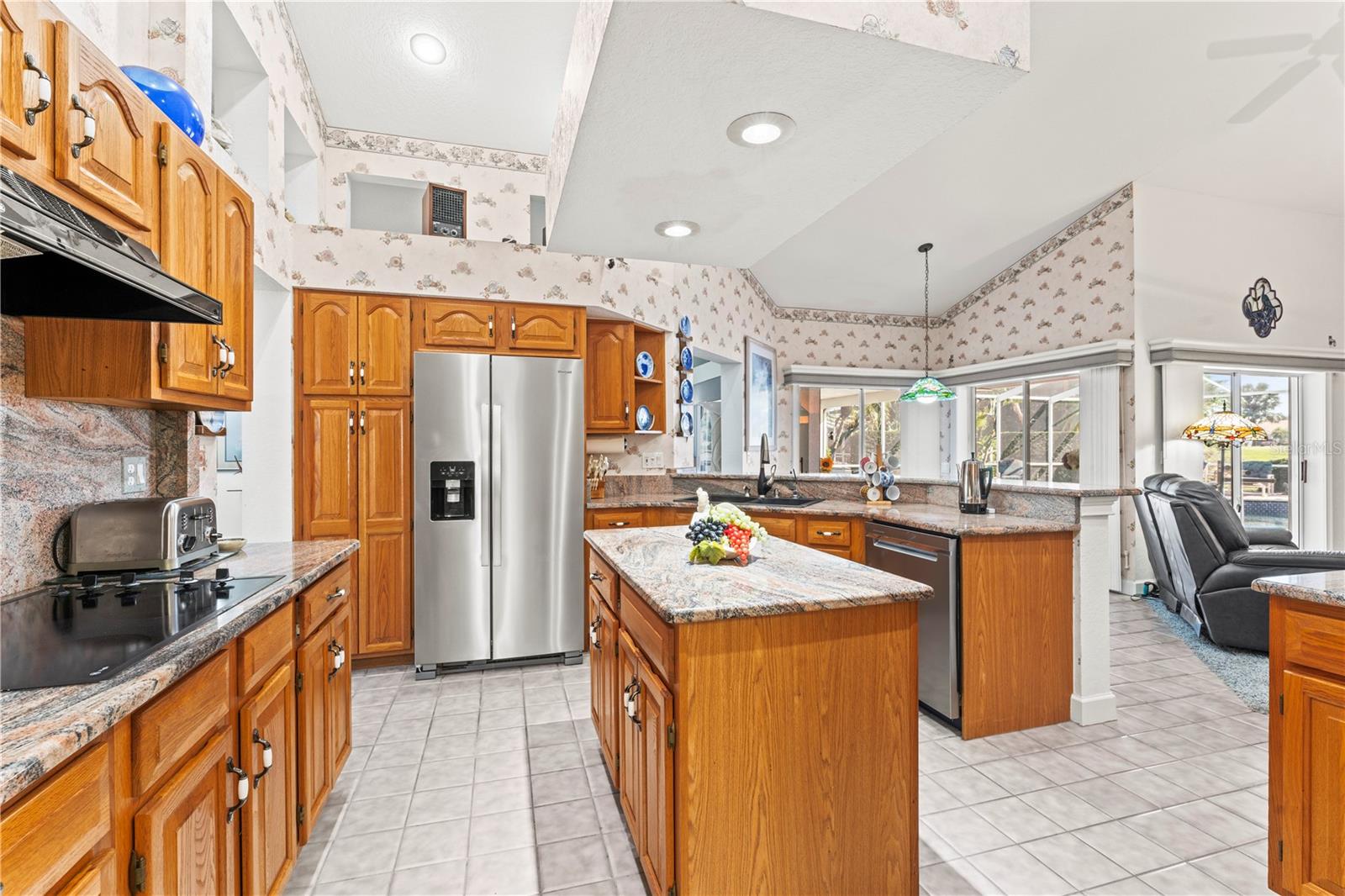 Listing photo id 16 for 2120 Platinum Drive