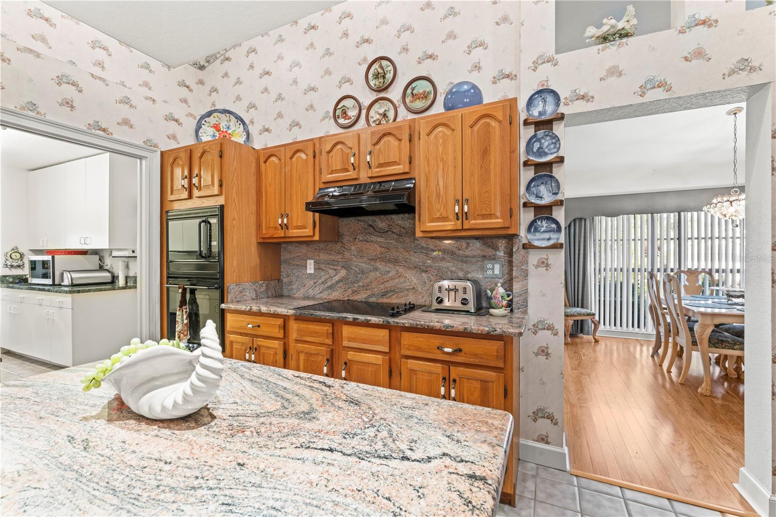 Listing photo id 17 for 2120 Platinum Drive