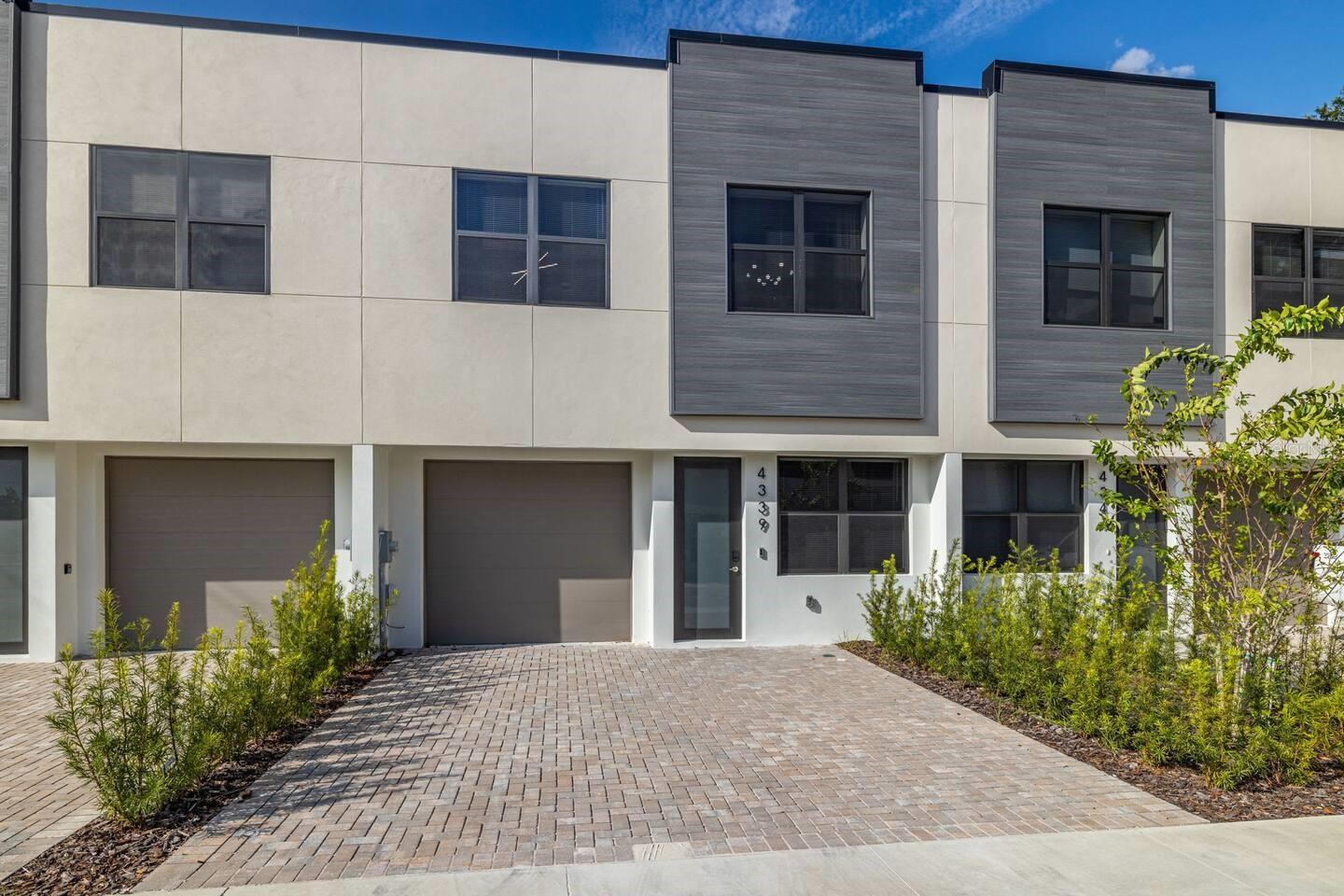 Image 5 of 30 For 4339 Villa Alina Court