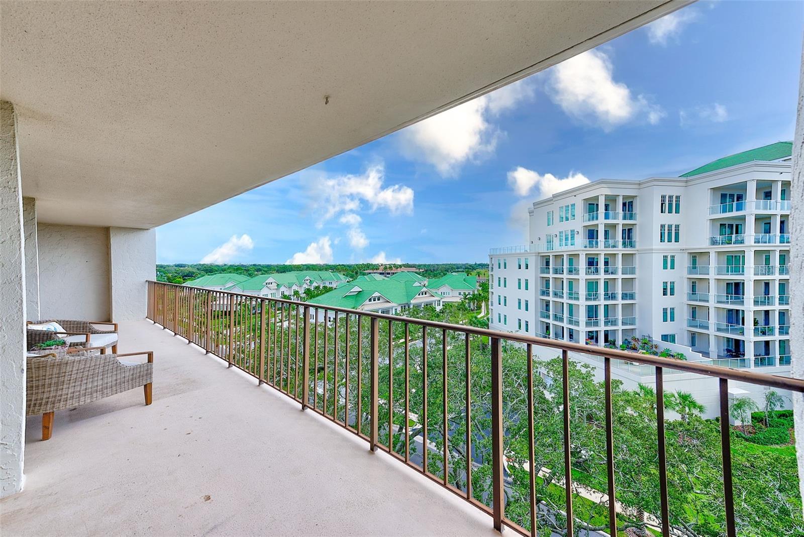 Listing photo id 26 for 220 Belleview Boulevard 802