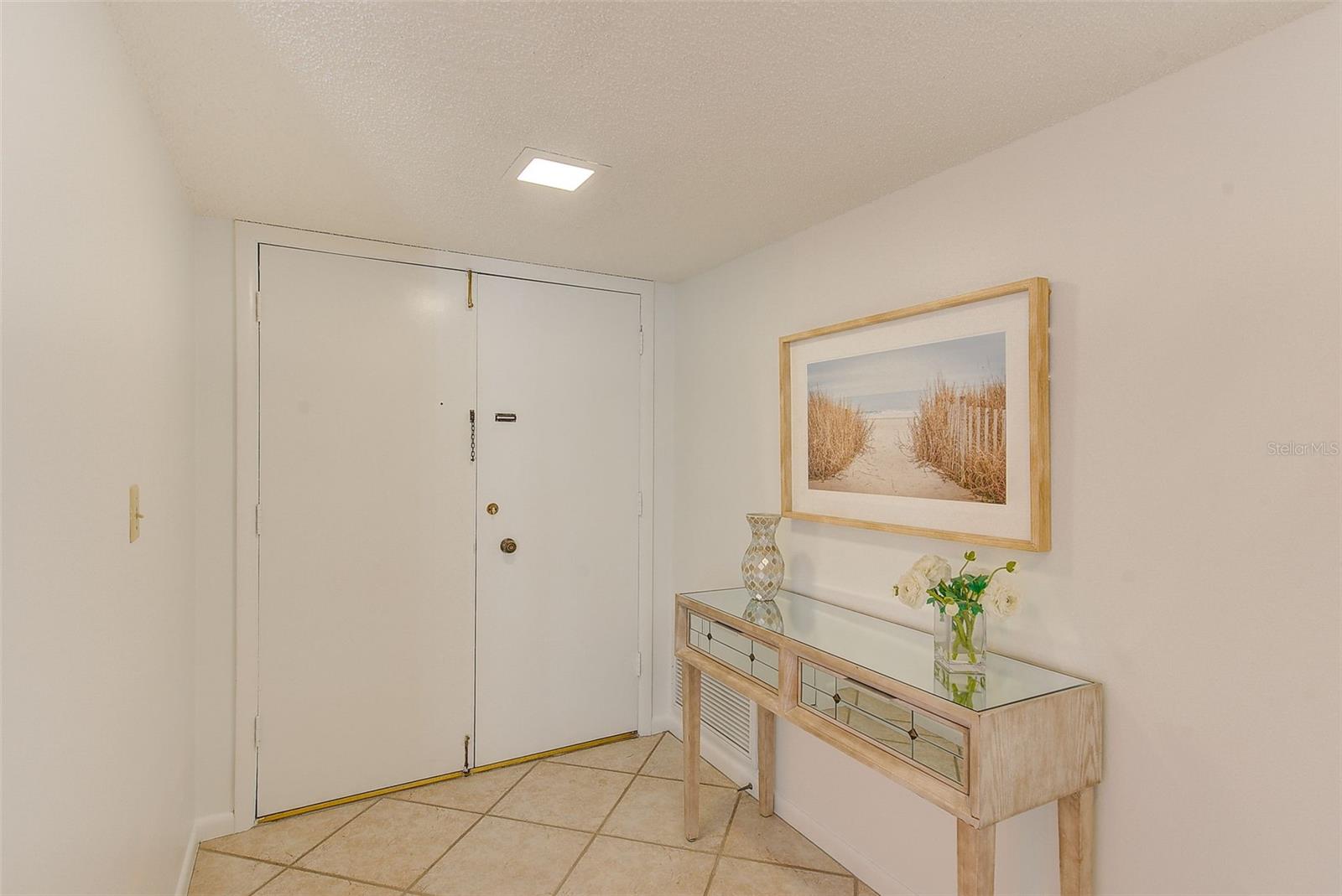 Listing photo id 2 for 220 Belleview Boulevard 802