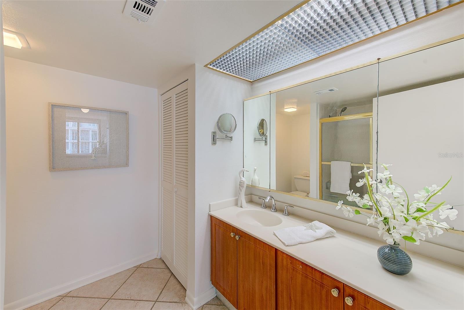 Listing photo id 6 for 220 Belleview Boulevard 802