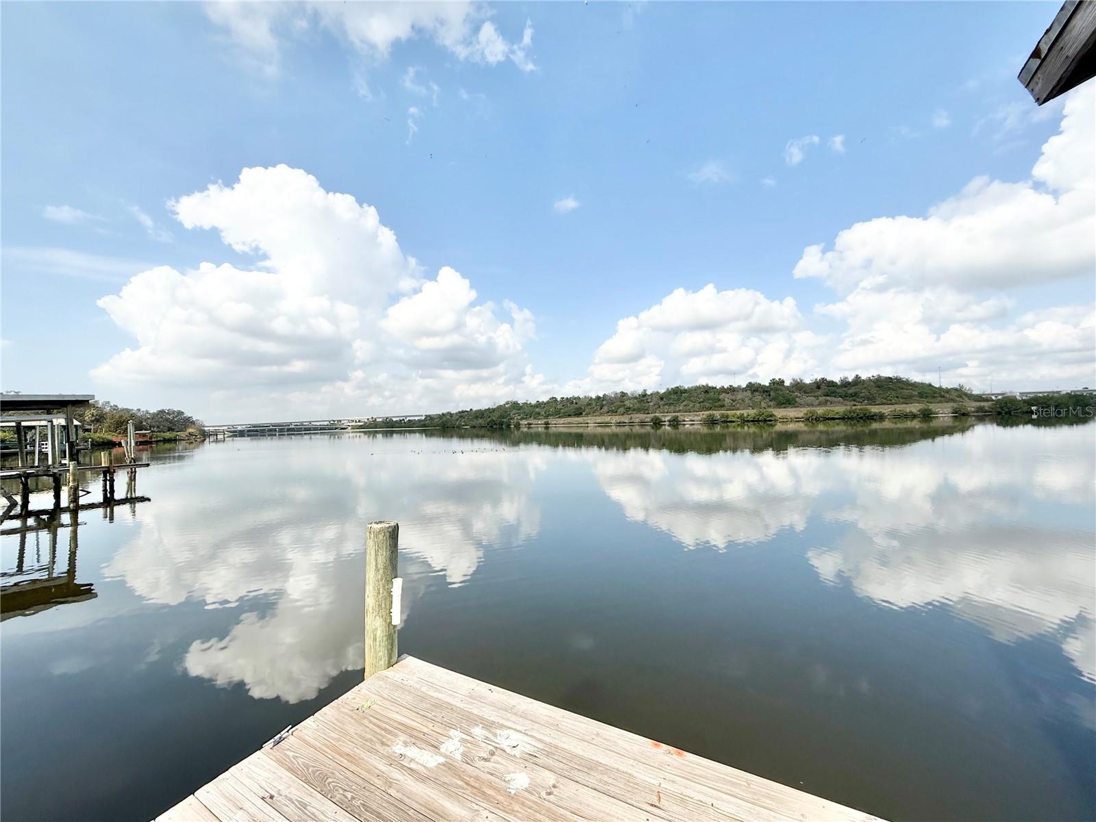 Listing photo id 21 for 6710 Myrna Drive