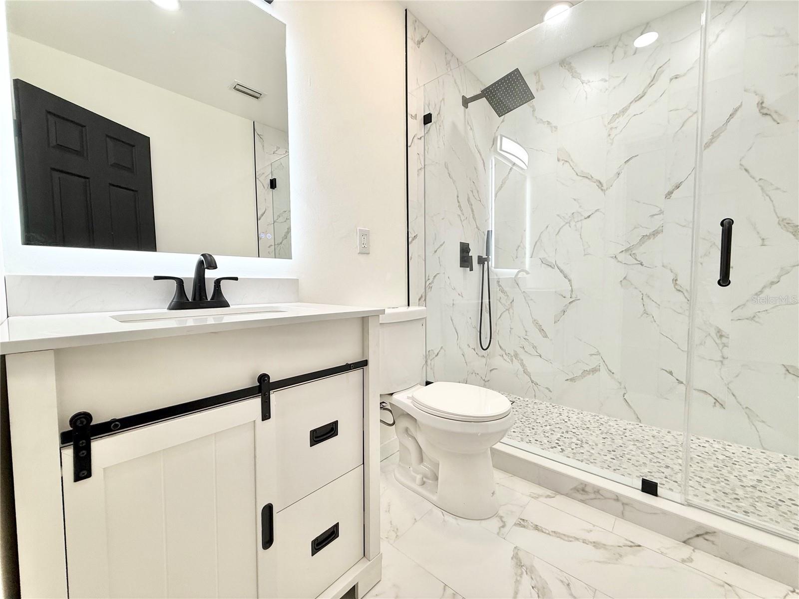 Listing photo id 37 for 6710 Myrna Drive