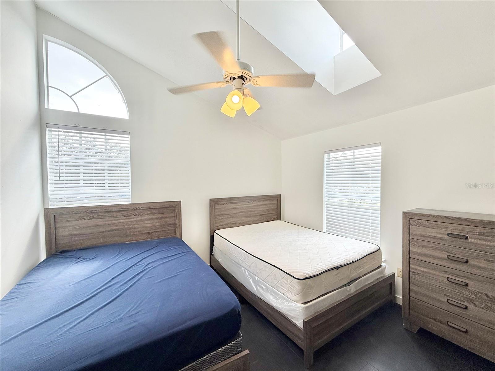 Listing photo id 39 for 6710 Myrna Drive