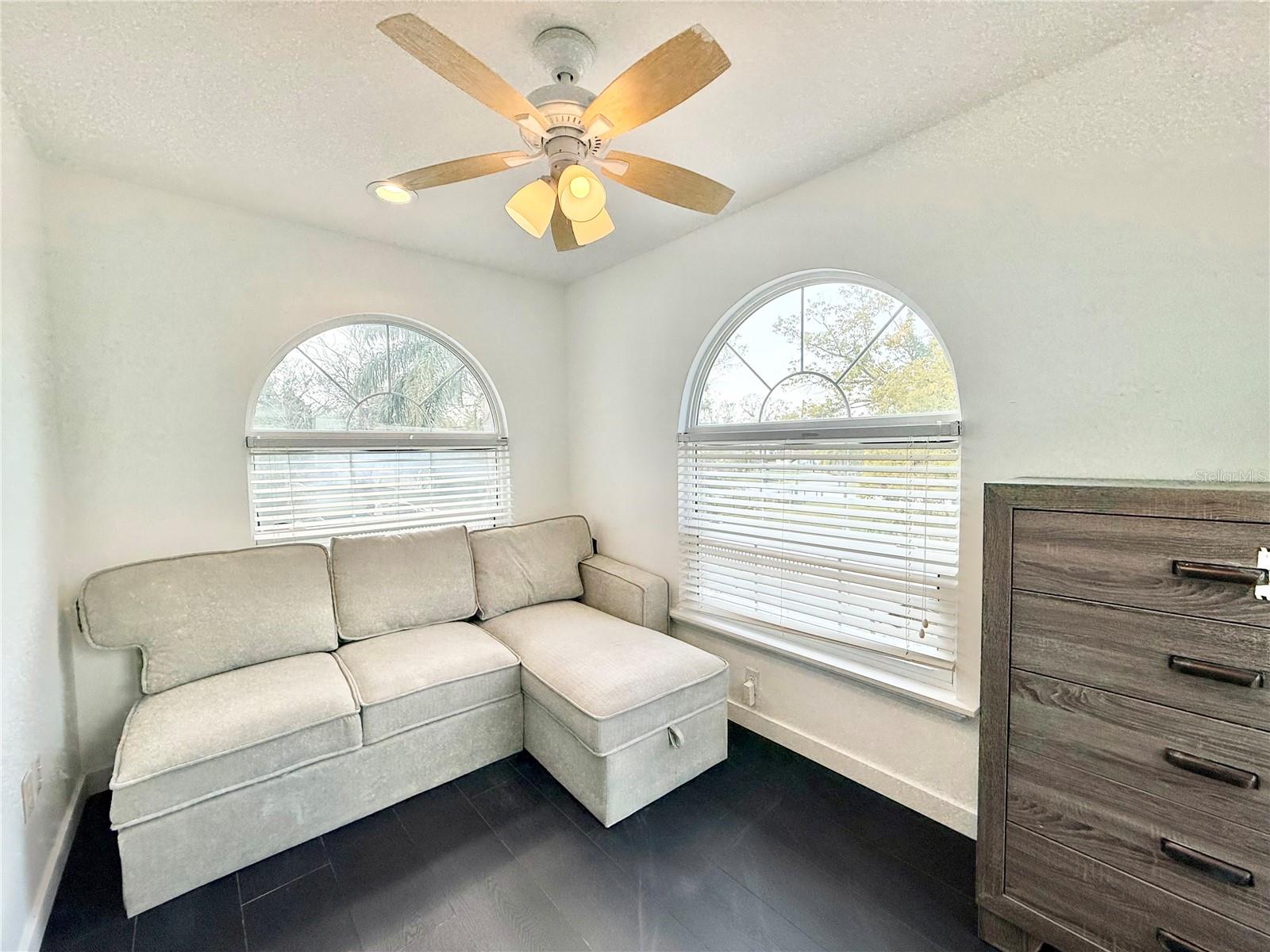 Listing photo id 42 for 6710 Myrna Drive