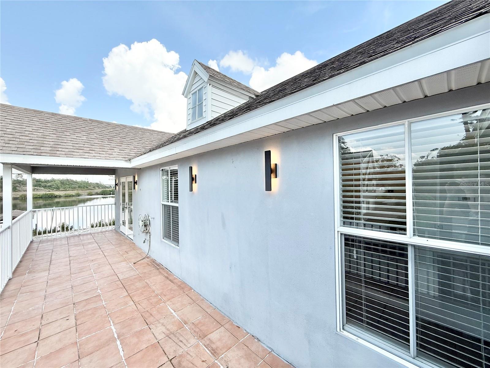 Listing photo id 45 for 6710 Myrna Drive