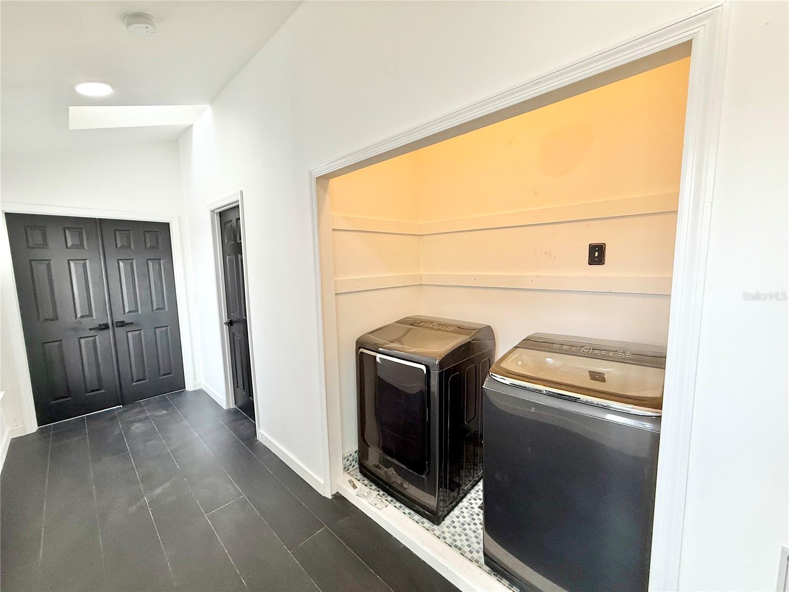 Listing photo id 48 for 6710 Myrna Drive