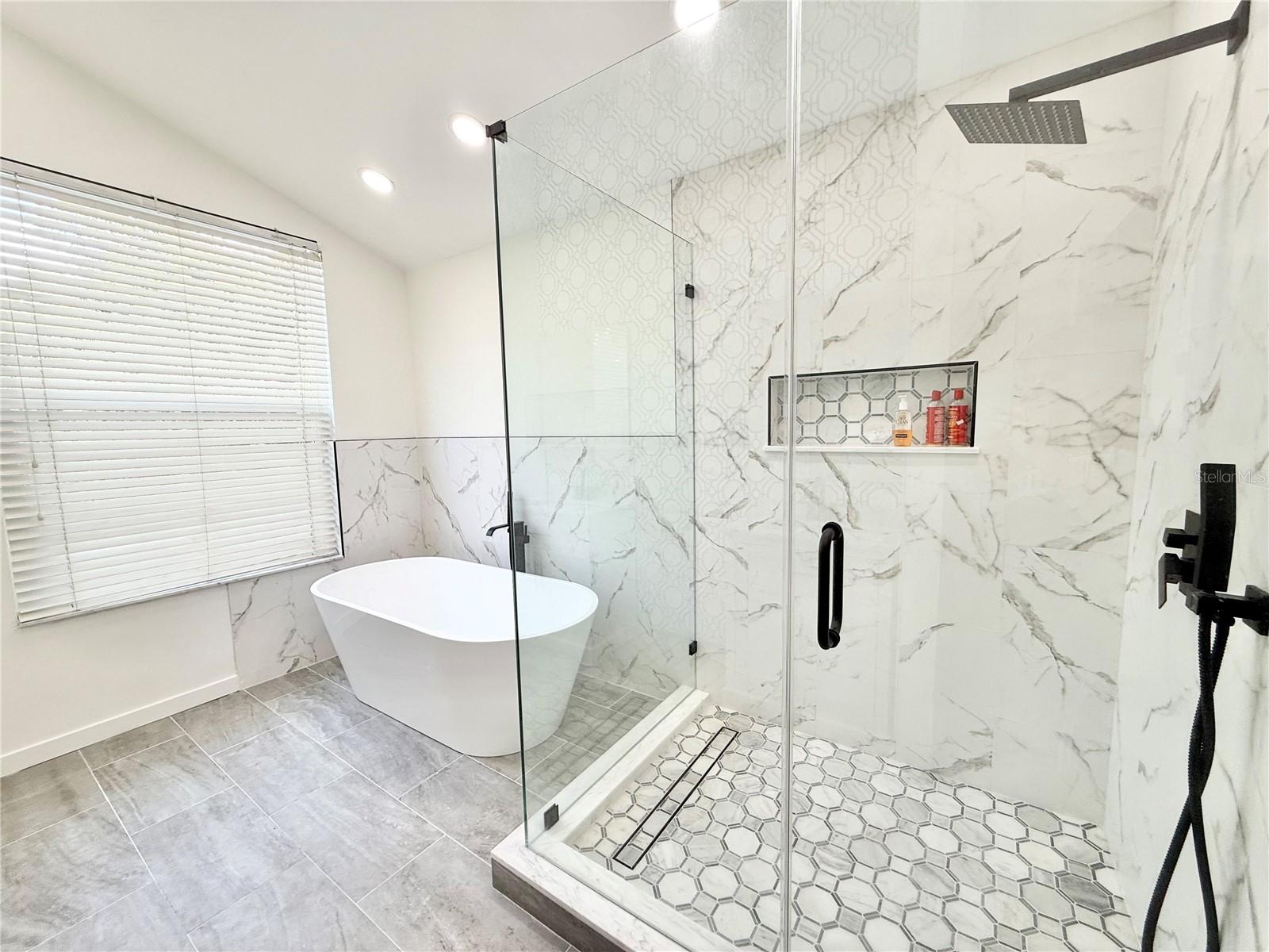Listing photo id 51 for 6710 Myrna Drive