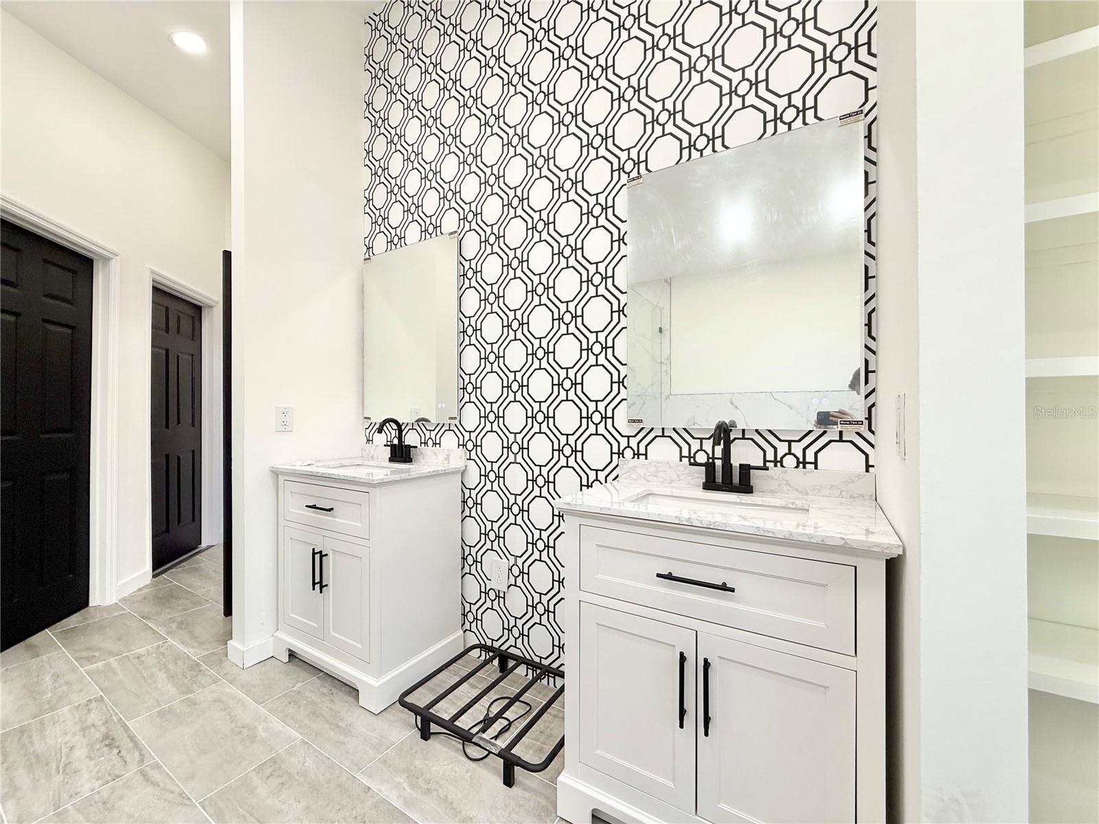 Listing photo id 52 for 6710 Myrna Drive