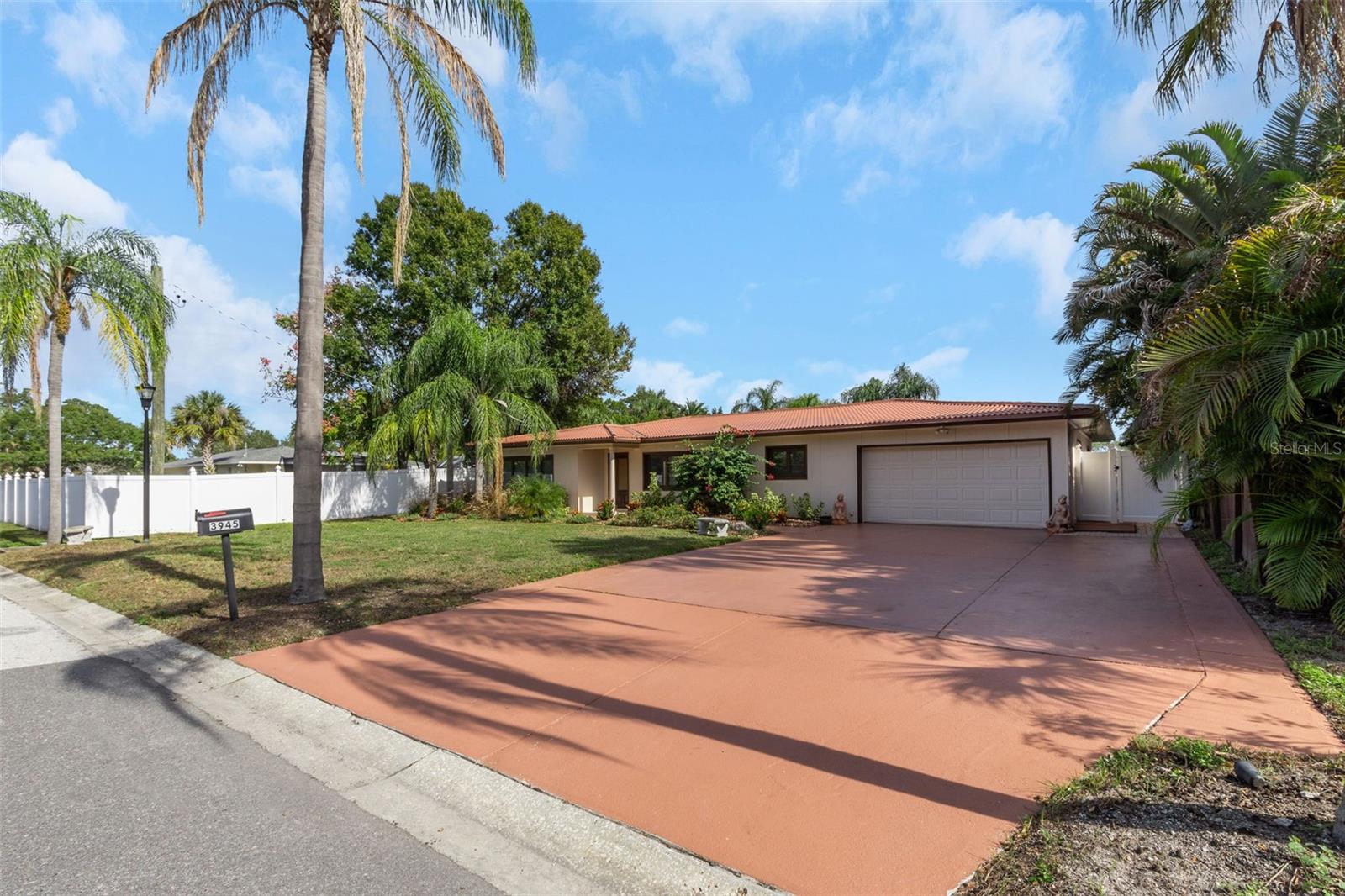 Details for 3945 Eden Roc Circle, TAMPA, FL 33634