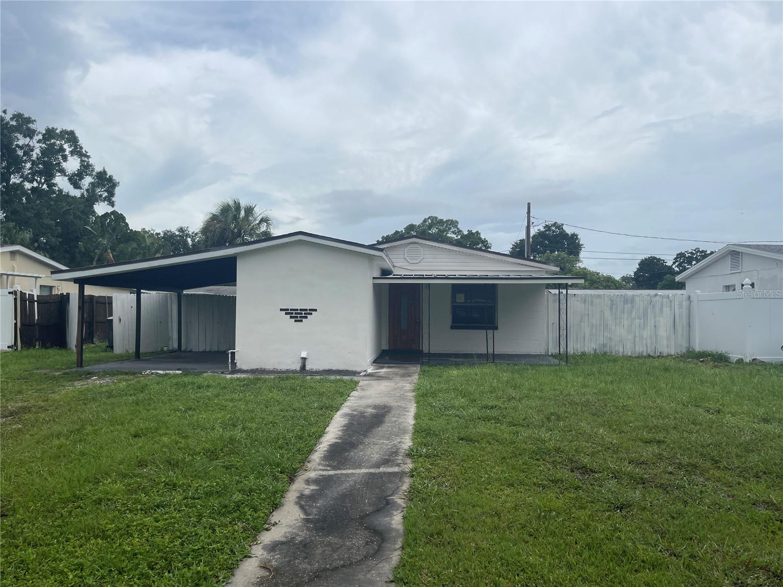 Listing photo id 0 for 4507 Devonshire Road