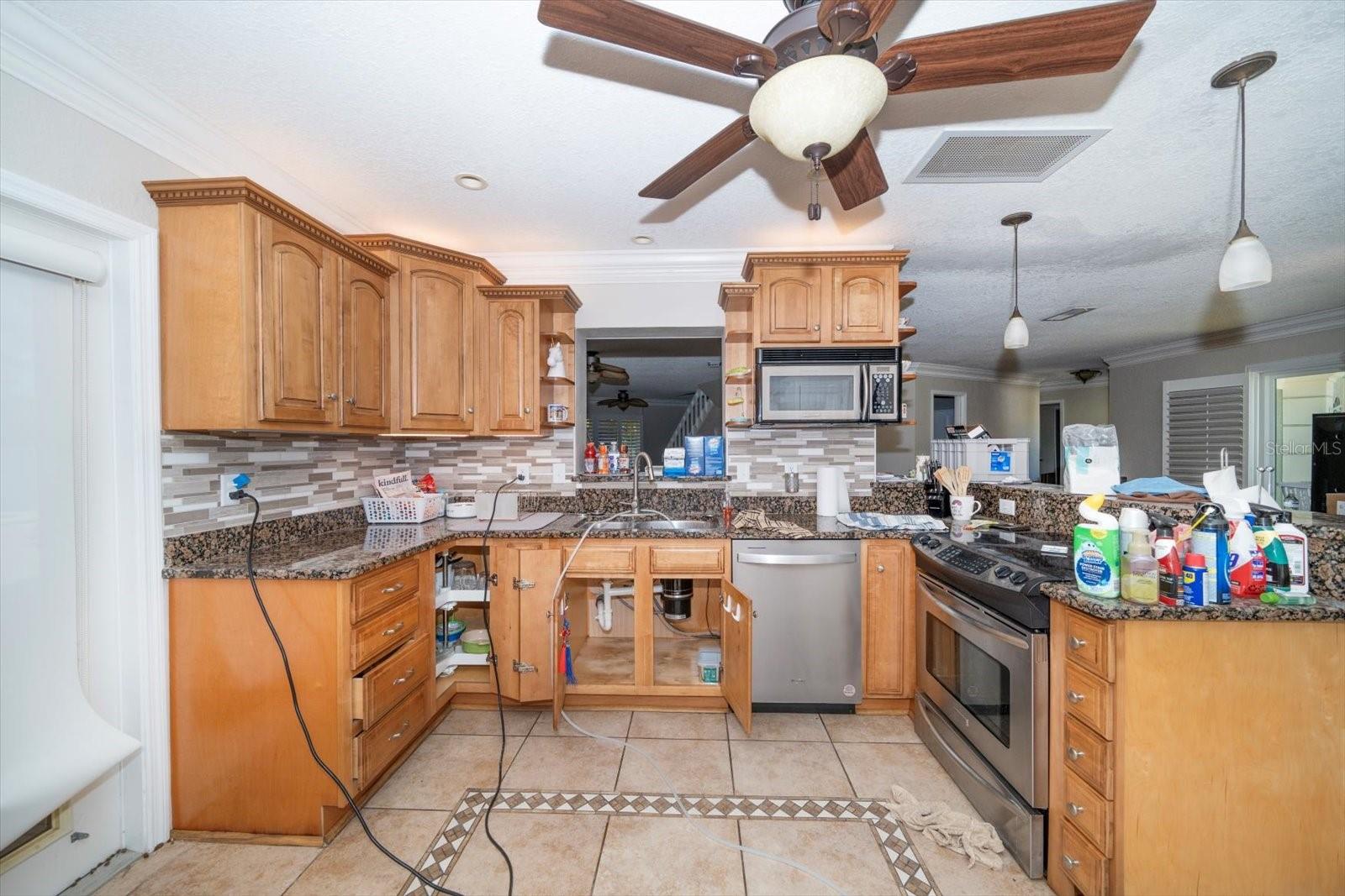 Listing photo id 21 for 111 Driftwood Lane