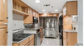 Listing photo id 13 for 532 Beach Drive Ne