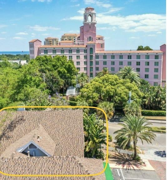 Listing photo id 2 for 532 Beach Drive Ne