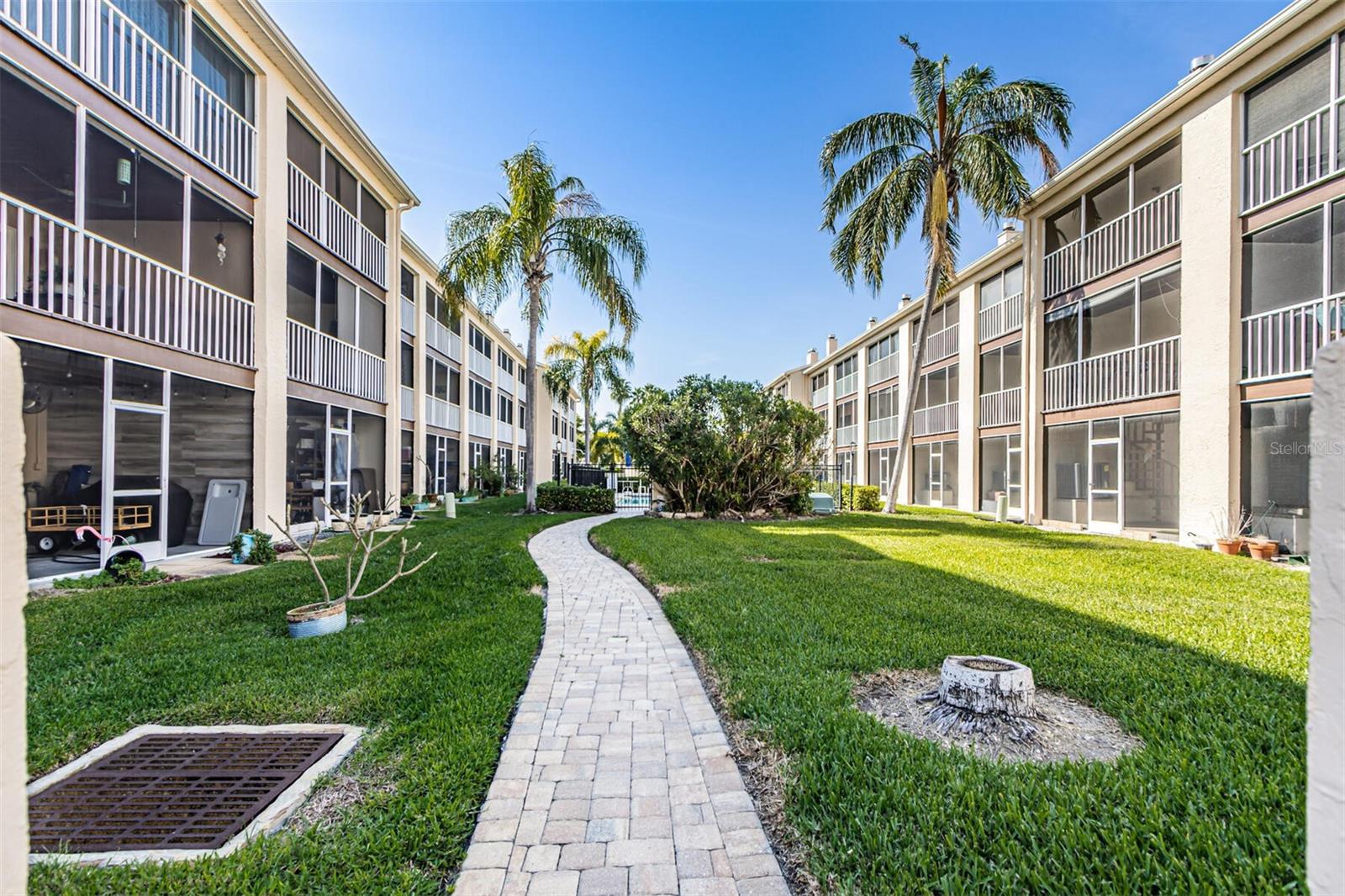 Image 42 of 47 For 465 Pinellas Bayway S 311