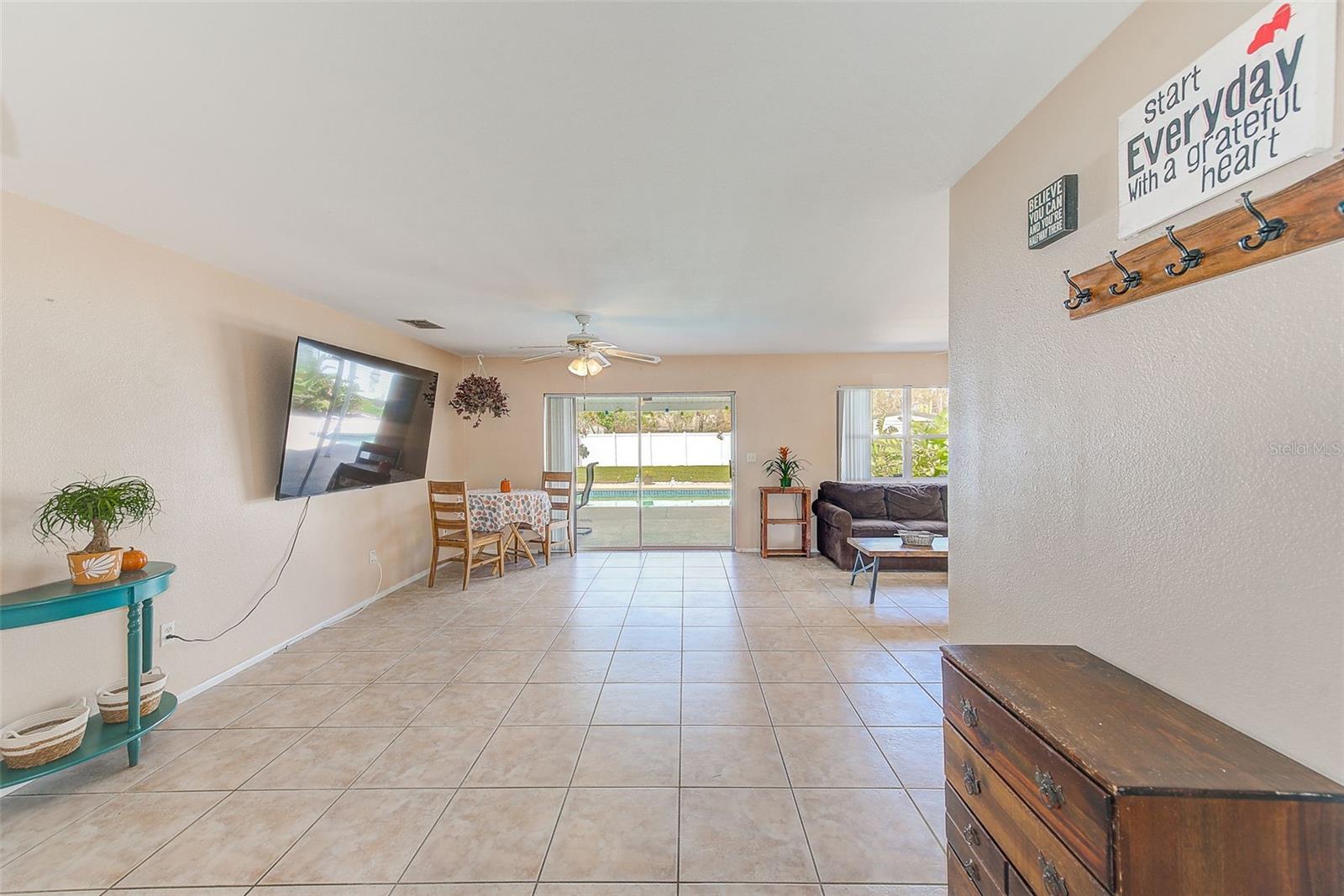 Image 3 of 42 For 862 Tarpon Boulevard Nw