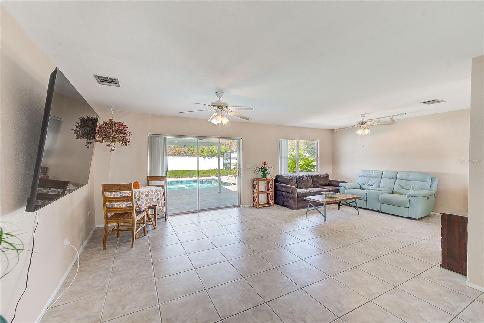 Image 4 of 42 For 862 Tarpon Boulevard Nw