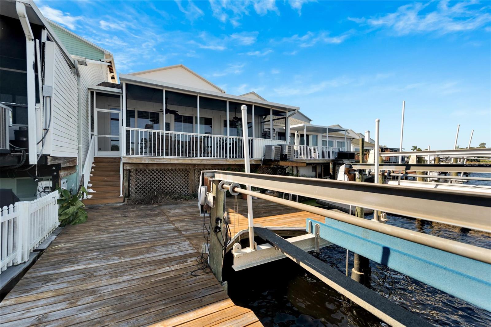 Listing photo id 93 for 5311 Boardwalk Street