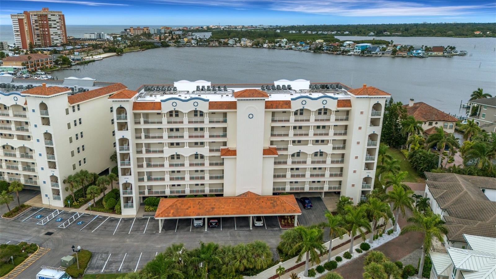 Image 79 of 95 For 17745 Gulf Boulevard 604