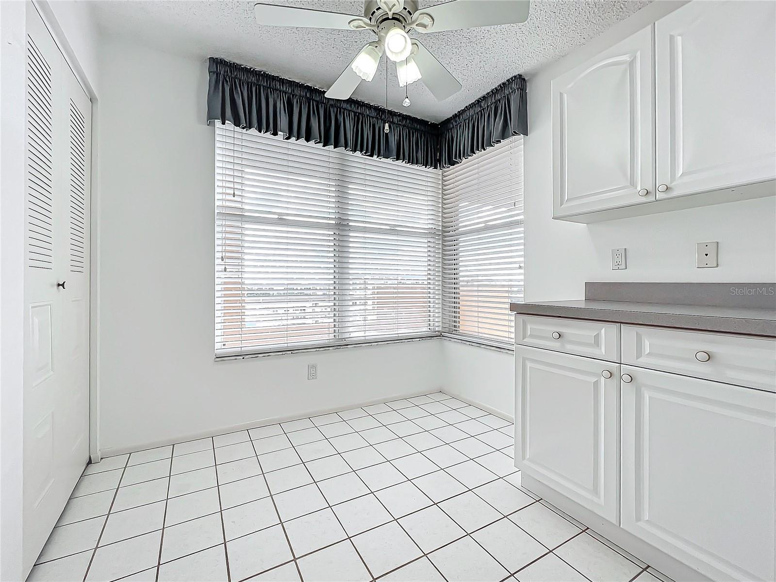 Image 17 of 42 For 4410 Fairways Blvd Unit 607 Boulevard 607