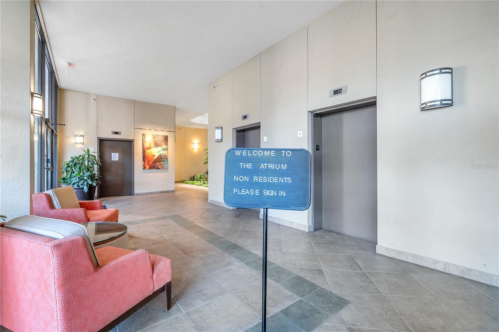 Listing photo id 1 for 2413 Bayshore Boulevard 1501