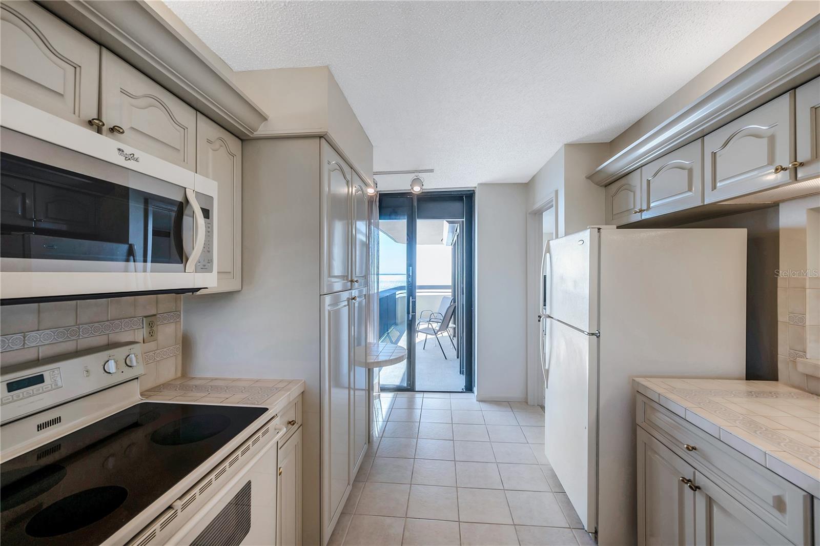 Image 36 of 79 For 2413 Bayshore Boulevard 1501