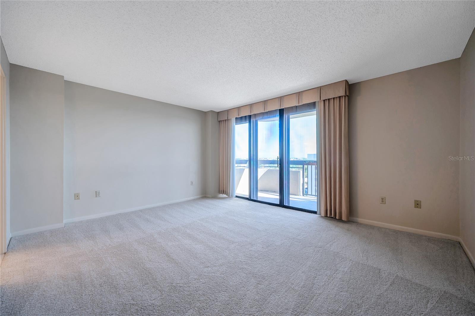 Image 6 of 79 For 2413 Bayshore Boulevard 1501