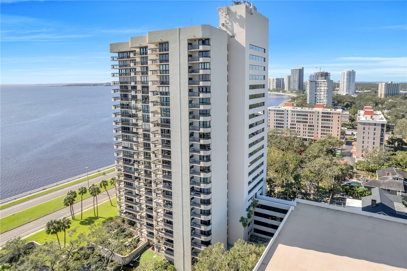 Image 71 of 79 For 2413 Bayshore Boulevard 1501