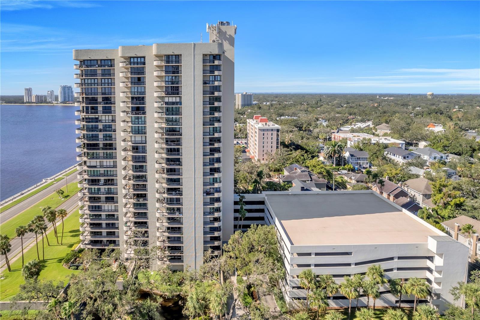 Listing photo id 71 for 2413 Bayshore Boulevard 1501