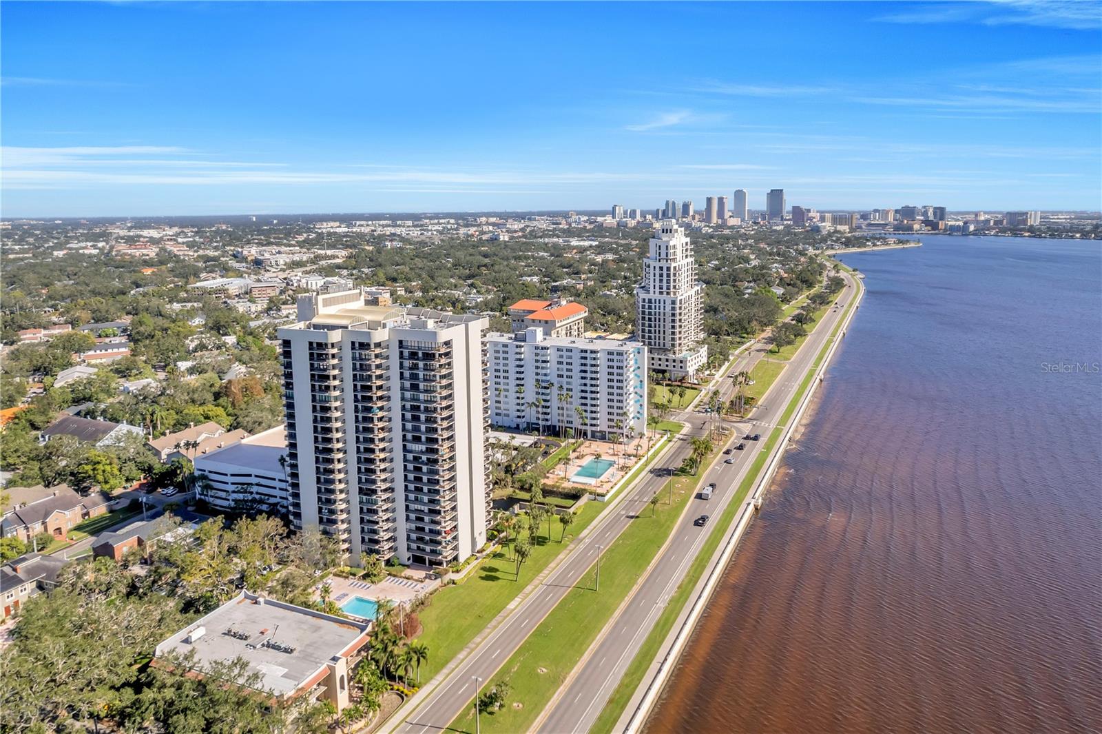 Listing photo id 72 for 2413 Bayshore Boulevard 1501