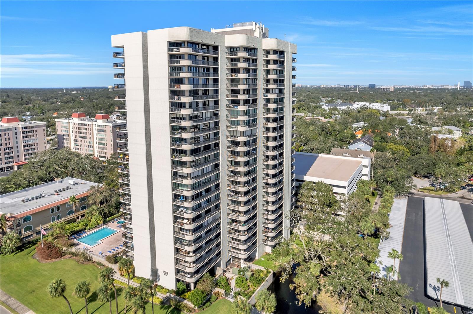 Listing photo id 73 for 2413 Bayshore Boulevard 1501