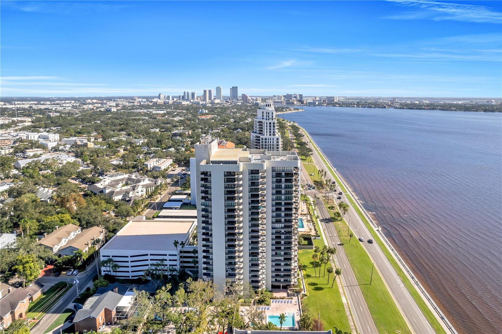 Listing photo id 74 for 2413 Bayshore Boulevard 1501