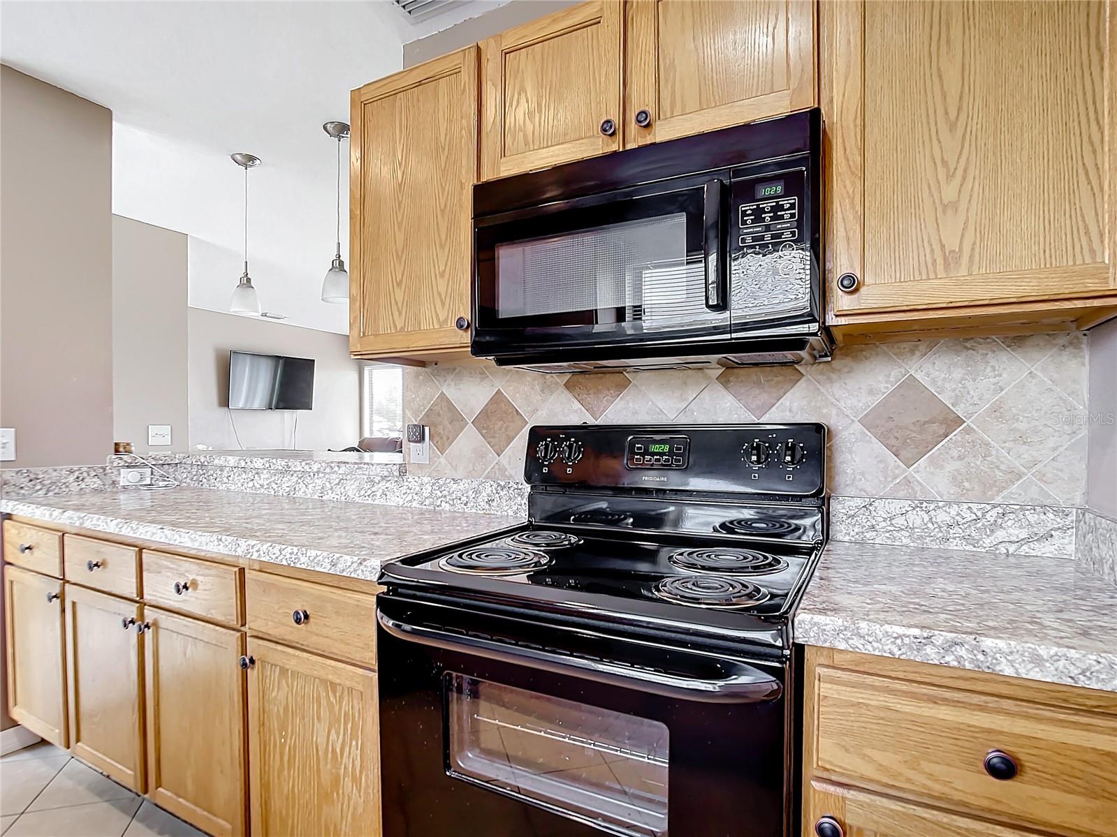 Image 11 of 22 For 7518 Lyncrest Street